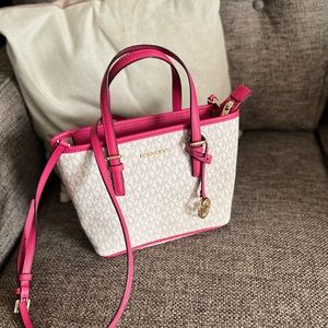 Michael Kors cross med size bag